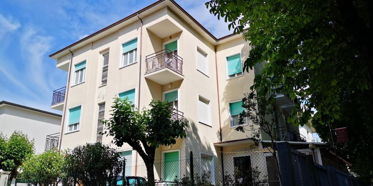 Villa Antonietta Rooms & Coffee Чезенатико Экстерьер фото